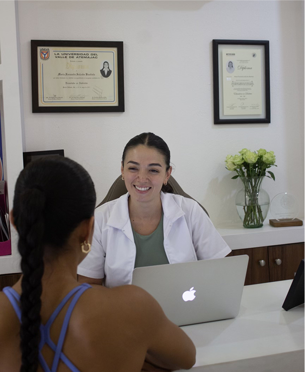 fernanda salcedo licenciada en nutrición y deporte